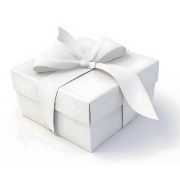 $98 Kate Spade ‘love bug’ cuff bracelet in gold - Picture 2 of 7